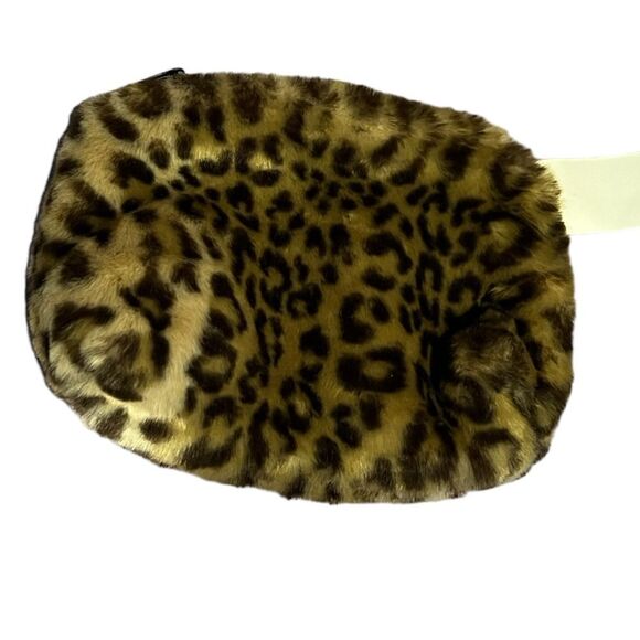 New with gag faux fur clutch - Picture 2 of 3